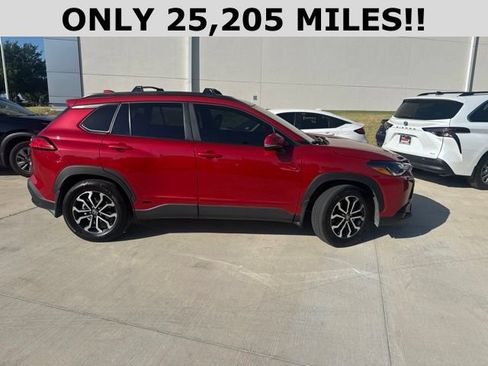 Used 2024 Toyota Corolla Cross AWD Hybrid image 2