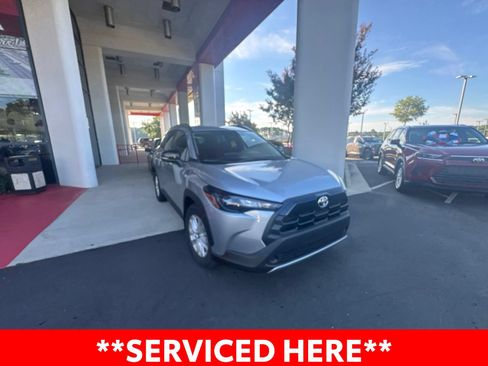 Used 2026 Toyota Corolla Cross LE FWD image 5