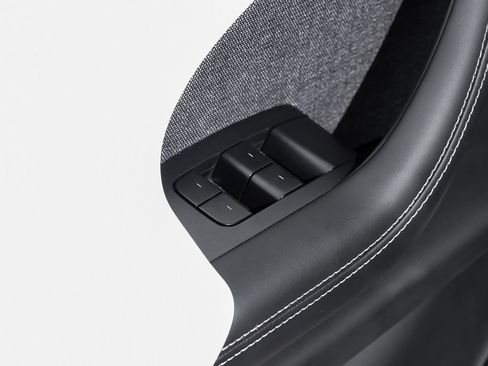 Used 2024 Tesla Model X AWD/4WD image 39