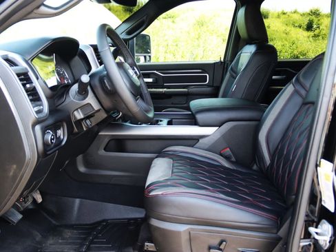 Used 2025 RAM 2500 Big Horn AWD/4WD image 26
