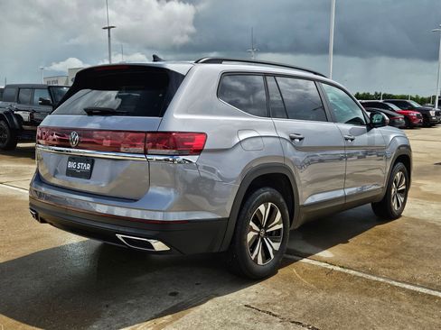 Used 2024 Volkswagen Atlas SE FWD image 3