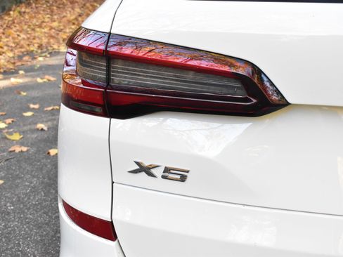 Used 2023 BMW X5 sDrive40i w/ M Sport Package image 18