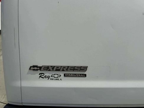 Used 2012 Chevrolet Express 3500 Extended RWD image 30