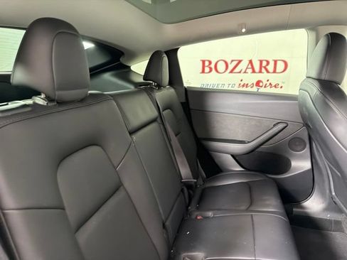 Used 2024 Tesla Model Y 2WD image 18