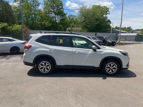 Used 2023 Subaru Forester Premium AWD/4WD image 4