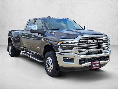 New 2026 RAM 3500 Laramie w/ Towing Technology Group AWD/4WD image 7