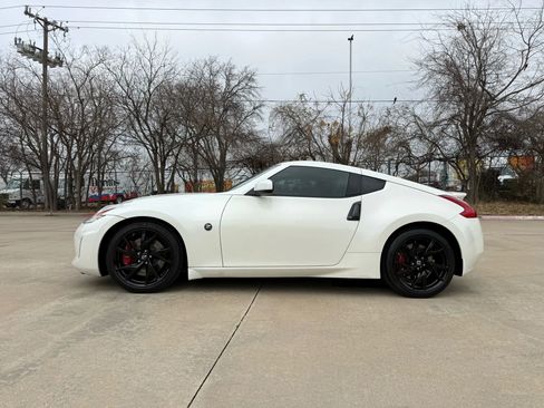 Used 2014 Nissan 370Z Touring w/ Sport Package image 3