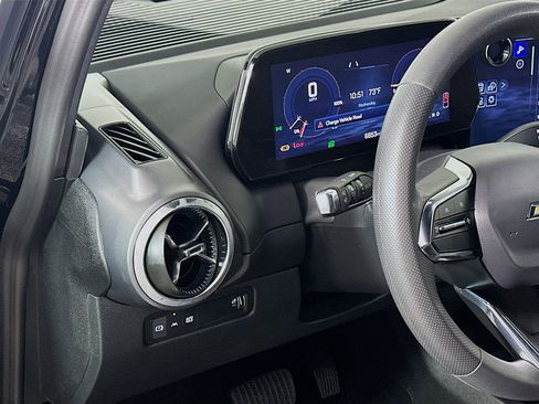 Used 2025 Chevrolet Equinox EV LT FWD image 17