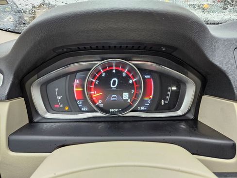 Used 2016 Volvo XC70 T5 Platinum w/ Protection Package image 24