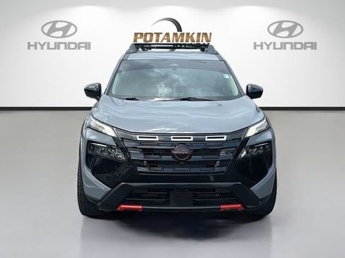 Used 2025 Nissan Rogue SV AWD/4WD image 2