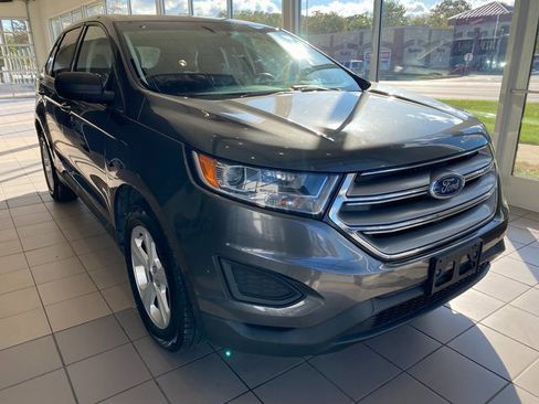 Used 2017 Ford Edge SE image 2
