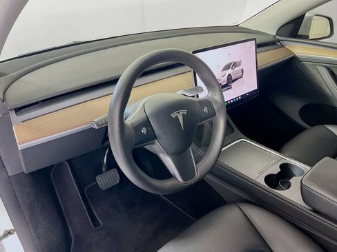 Used 2023 Tesla Model Y Long Range AWD/4WD image 9