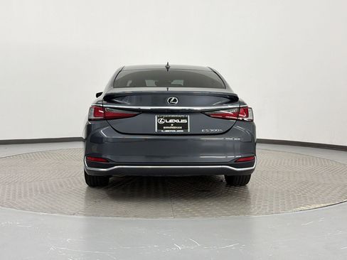 Used 2023 Lexus ES 300h w/ Luxury Package FWD image 11