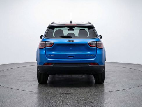 Used 2025 Jeep Compass Limited AWD/4WD image 7