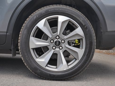 Certified 2025 Ford Escape Platinum AWD/4WD image 15