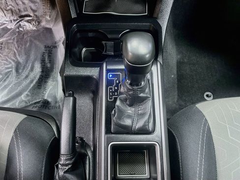 Used 2021 Toyota Tacoma TRD Off-Road w/ Technology Package AWD/4WD image 16