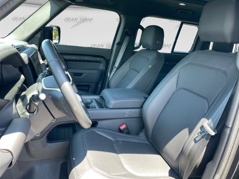 Used 2025 Land Rover Defender 110 S AWD/4WD image 10