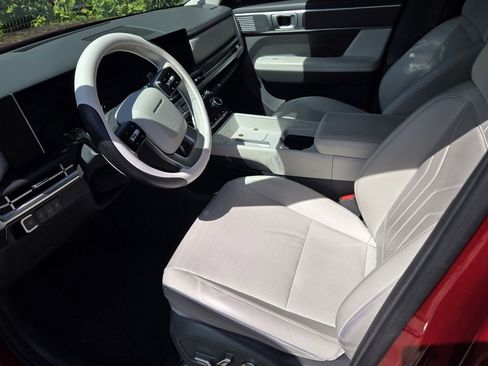 Used 2024 Hyundai Santa Fe SEL image 9