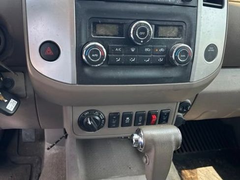 Used 2018 Nissan Frontier SV w/ Value Truck Package AWD/4WD image 15