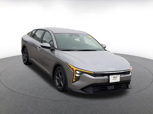 Used 2025 Kia K4 LXS image 9