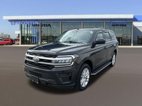 Used 2023 Ford Expedition XLT AWD/4WD image 1
