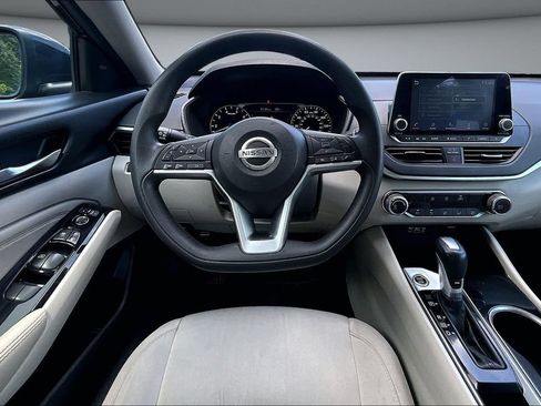 Used 2021 Nissan Altima 2.5 SV FWD image 8