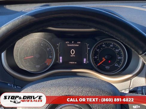 Used 2015 Jeep Cherokee Latitude w/ Cold Weather Group image 14