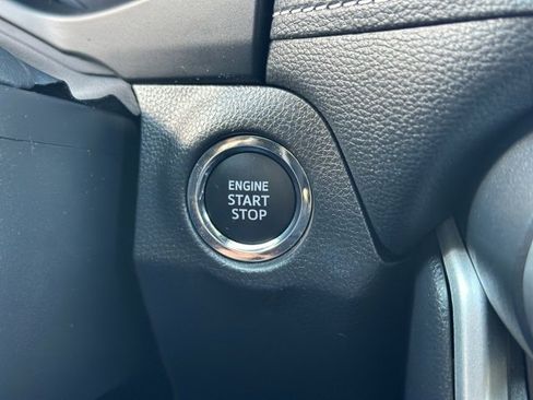 Used 2025 Toyota RAV4 XLE image 38