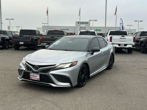Used 2022 Toyota Camry XSE image 8