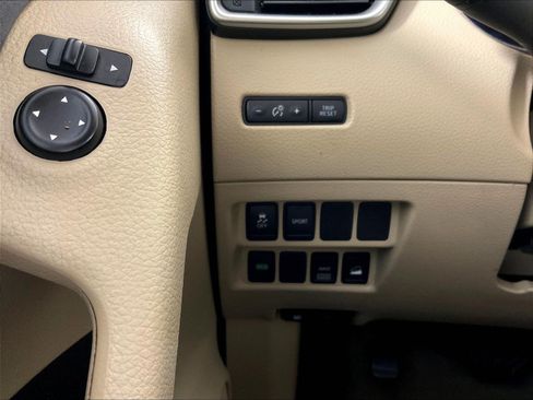 Used 2015 Nissan Rogue SV AWD/4WD image 15