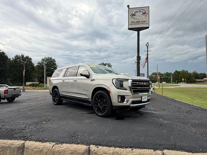 Used 2022 GMC Yukon XL SLT w/ SLT Premium Package