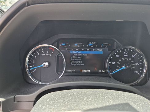 Used 2021 Ford Expedition Limited RWD image 3