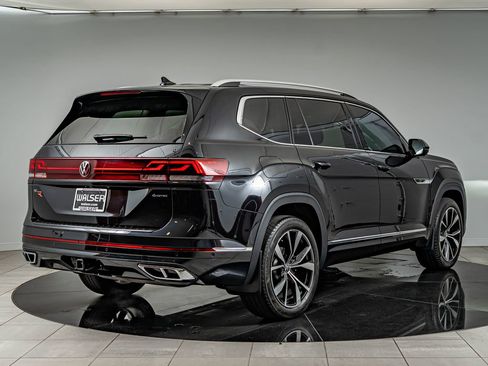 Used 2024 Volkswagen Atlas SEL Premium R-Line AWD/4WD image 5