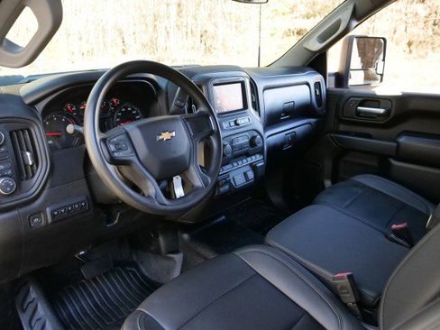 Used 2020 Chevrolet Silverado 3500 W/T w/ WT Convenience Package image 2