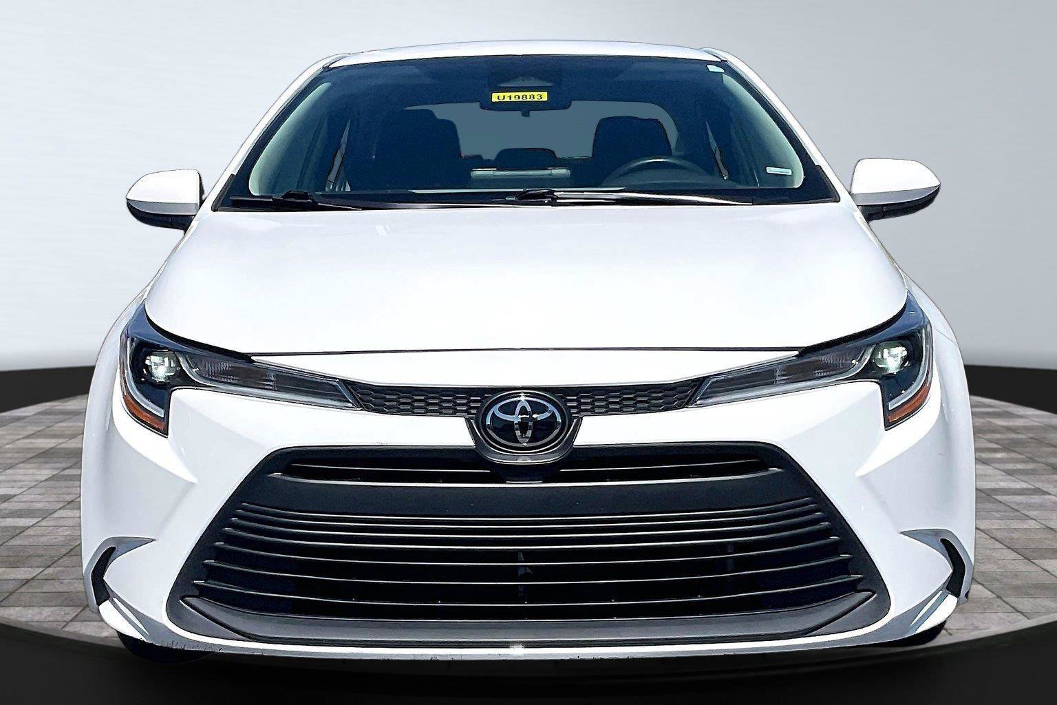 Used 2024 Toyota Corolla LE FWD image 2