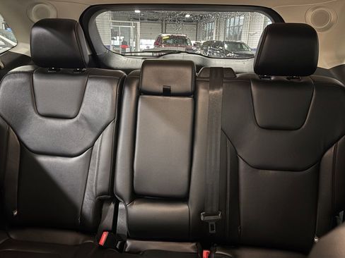 Used 2020 Ford Edge Titanium w/ Class II Trailer Tow Package image 25