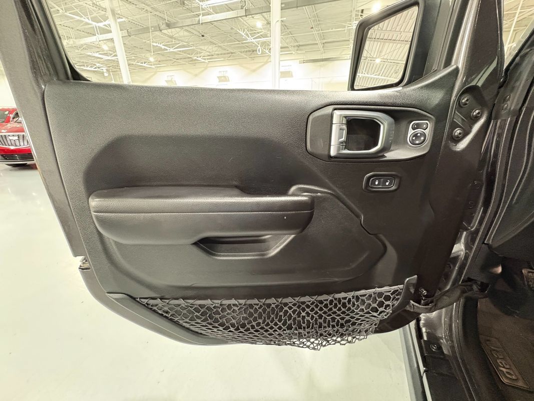 Used 2021 Jeep Wrangler Unlimited Rubicon AWD/4WD image 37
