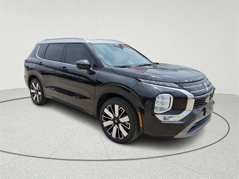 New 2025 Mitsubishi Outlander SEL image 3