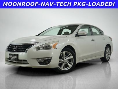 Used 2014 Nissan Altima 2.5 SV w/ Convenience Package