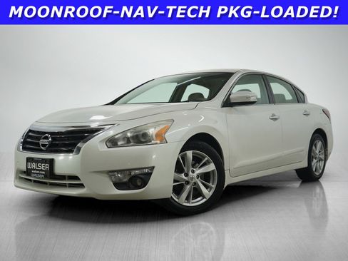 Used 2014 Nissan Altima 2.5 SV w/ Convenience Package image 1