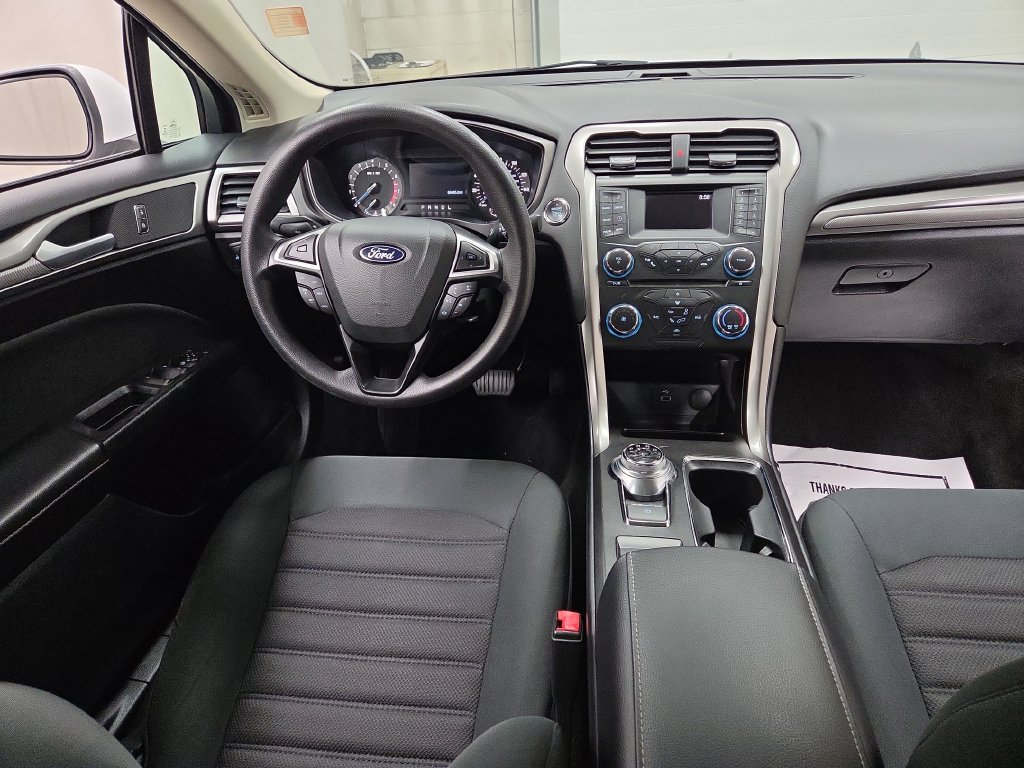 Used 2018 Ford Fusion SE FWD image 12