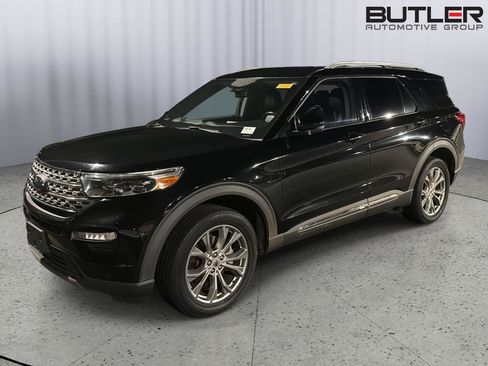 Used 2022 Ford Explorer Limited w/ Equipment Group 301A AWD/4WD image 2