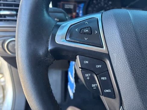 Used 2017 Ford Fusion SE w/ Equipment Group 601A image 11