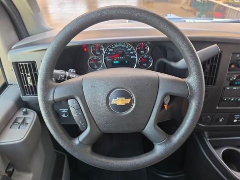 Used 2025 Chevrolet Express 3500 LT w/ LT Preferred Equipment Group RWD image 16