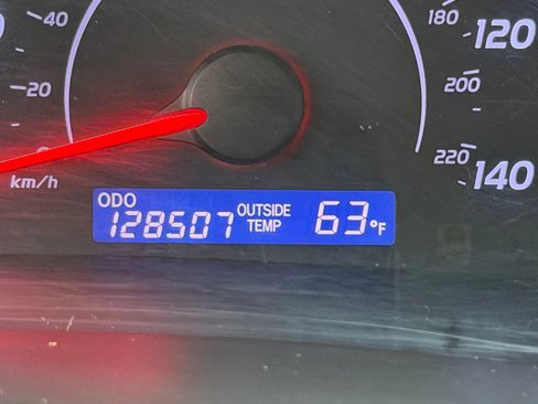 Used 2011 Toyota Camry LE w/ LE Extra-Value Pkg image 19