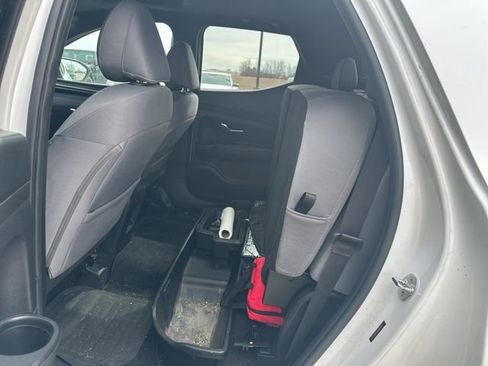 Used 2023 Hyundai Santa Cruz SEL Premium image 11