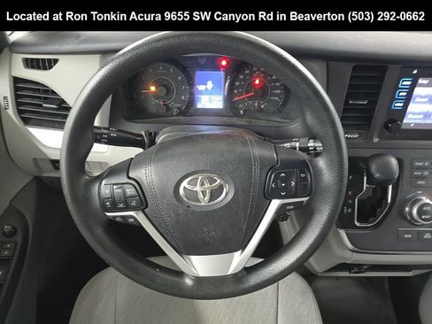 Used 2017 Toyota Sienna LE FWD image 8
