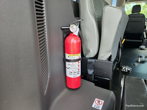 Used 2020 Ford Transit 350 XL image 4