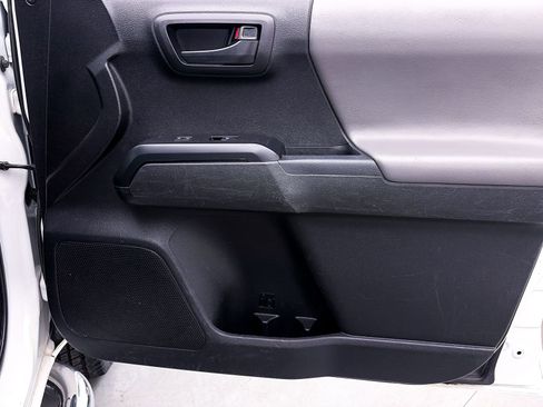 Used 2022 Toyota Tacoma SR RWD image 29