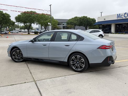 Used 2026 BMW 530i xDrive image 11